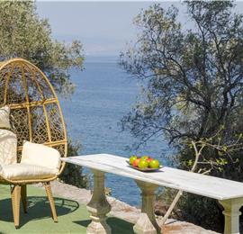 4 bedroom villa with pool by the sea, near Corfu town, sleeps 8